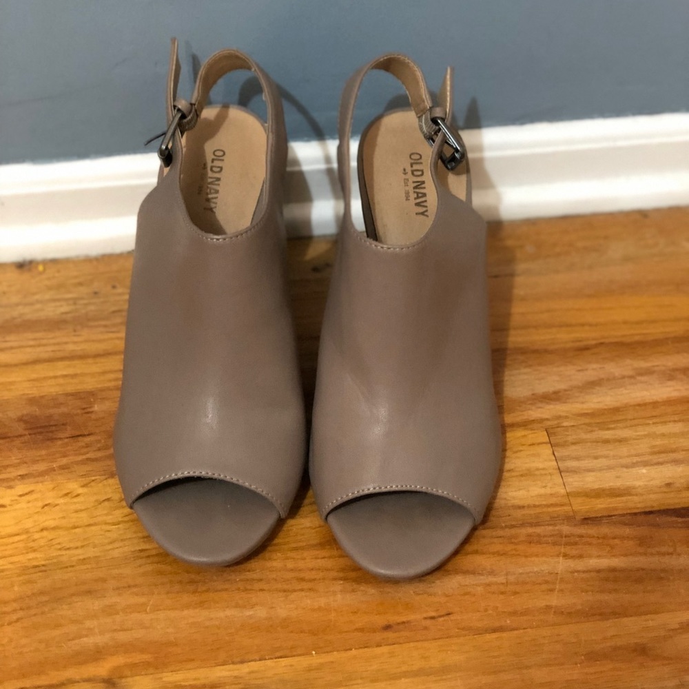 Beige heels